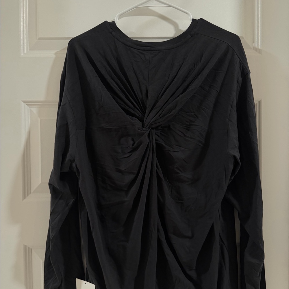 New Twist-Back Relaxed-Fit
Long Sleeve